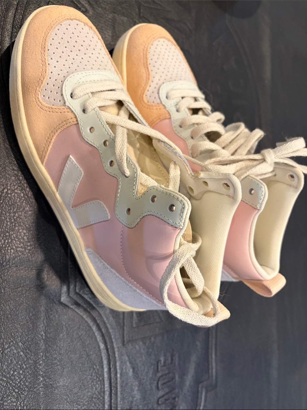 Veja V 15 Mid-Top Sneaker in Pink, Cream and Peach Size 7US 38EU - Picture 2 of 6